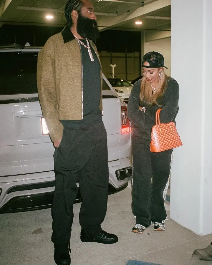 女友已经怀, 有一些竞争, 在节目当中 女友已经怀, 有一些竞争, 在节目当中